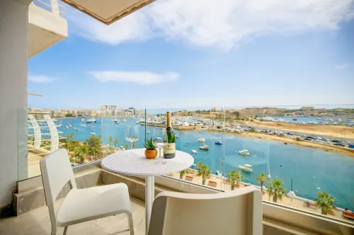 Stunning Apartment with Valletta and Harbour Views - 공항 셔틀버스