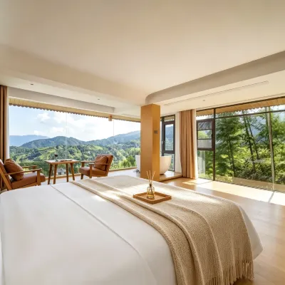 Chenyunxuan·Cloud Pool Panoramic Hotel (Jinfo Ding No.3 Observation Deck Branch) Hotels near Golden Buddha Peak