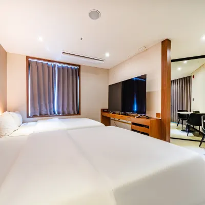Hotel CS Avenue 弘济洞附近的飯店