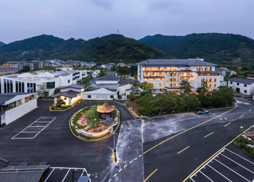 Hangzhou Luding Hot Spring Huanglong Resort Hotel - Mountain view