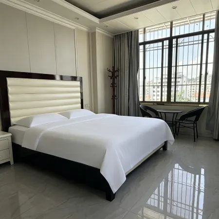 Zhuoxu Business Hotel (Guangxi Engineering Vocational College)
