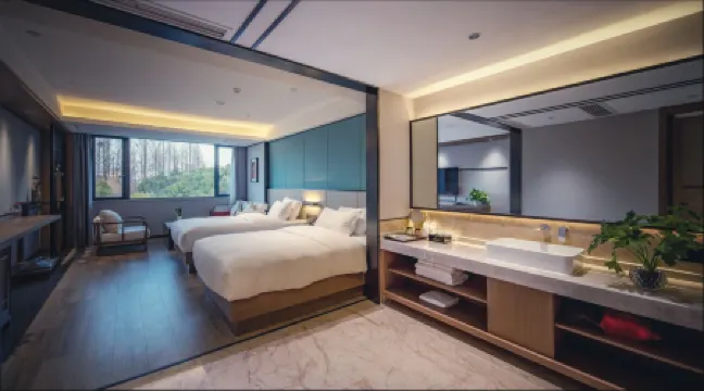 Green  season  hotel