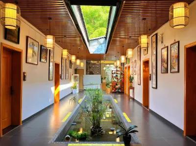 Mingzhu Art Inn (Huolushan Forest Park) Отели рядом с достопримечательностью «Гора Огненная»