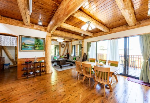 Log House Clover의 통나무집 외관 이미지