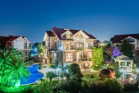 Floral Lux Hotel· Guiyuanxianju Hotel Отели рядом со станцией Wuyi Shan Railway Station