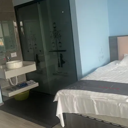 Fuyang Xinjia Business Hotel Hotels in Zongyang