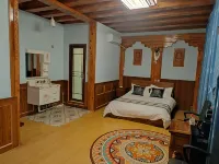 Batang Xiangjuge Hot Spring Homestay