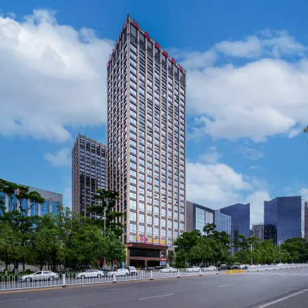 Mingchun International Holiday Hotel Отели рядом с достопримечательностью «Озеро Дяньчи»