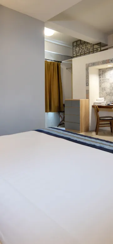 ห้องดีลักซ์ เตียงใหญ่ 1 เตียง