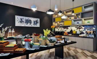 Orange Hotel (Hefei Sanxiaokou Subway Station Store)
