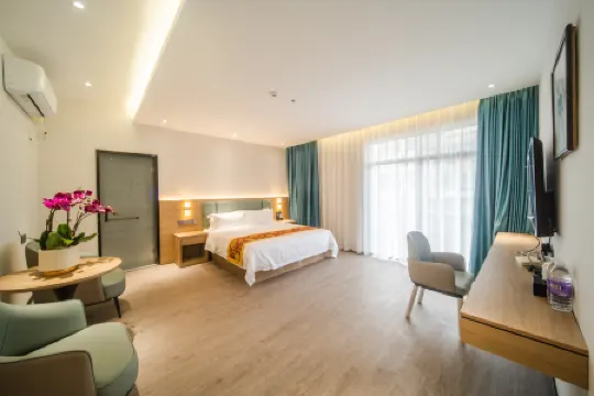 Liangyu Homestay (Beihai Old Street Scenic Area High-speed Railway Station)