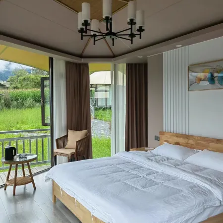 Baoxing Jiawa Aliye Luxury Holiday Camp