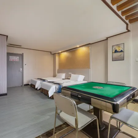 Yangjiang Poli Holiday Hotel (Jiangcheng Yueyun Bus Terminal)