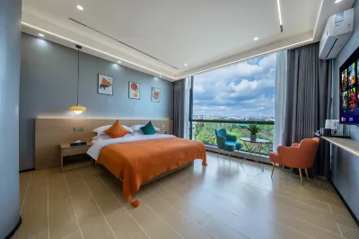 Mile Yunqi Lake Homestay (Huquan Ecological Park) Hotels near Taiping Lake Forest Town