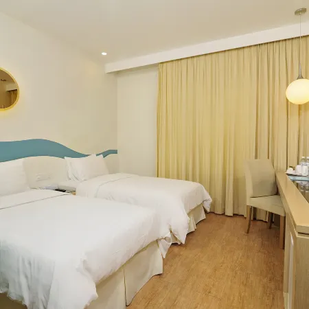 Oceania Hotel Отели рядом с достопримечательностью «Торговый центр Karamunsing Capital»