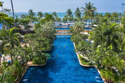 Jomtien Palm Beach Hotel and Resort Hôtels à : Plage de Jomtien (Jomtien Beach)