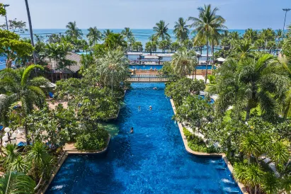 Jomtien Palm Beach Hotel and Resort