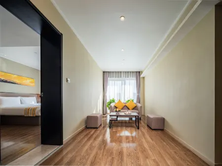 Homeinn Plus Hotel (Xi'an High-tech Zone Jinye First Road Zhangba Fourth Road Subway Station) Отели рядом с достопримечательностью «Xi'an Institute Service & Software Science Technology»