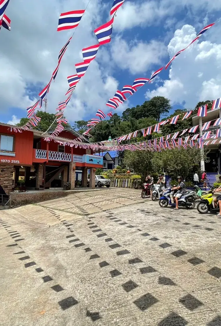 ห้องสำหรับ 6 ท่าน