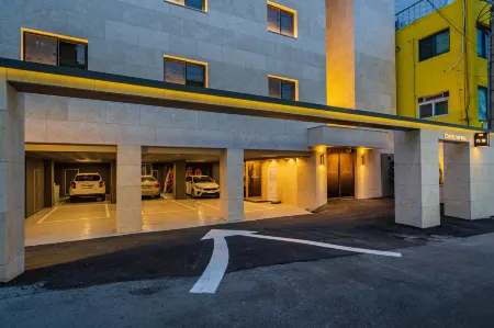 Jecheon the Wall Hotel Отели в г. Чечхон