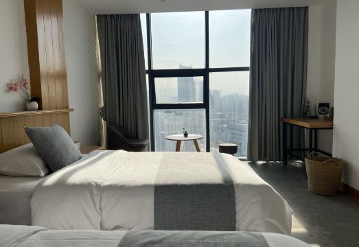 3. 샤오인 칭쥐 호..