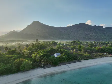 MYAMO BEACH LODGE Отели в г. Сумбава-Барат