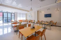 City Comfort Inn (Napo Bus Terminal) - breakfast