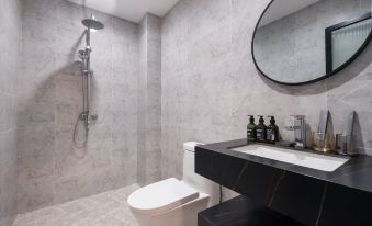 2. 싼야 화얼시 호..