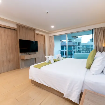 Crystal Palace Luxury Hotel Pattaya