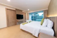 Crystal Palace Luxury Hotel Pattaya