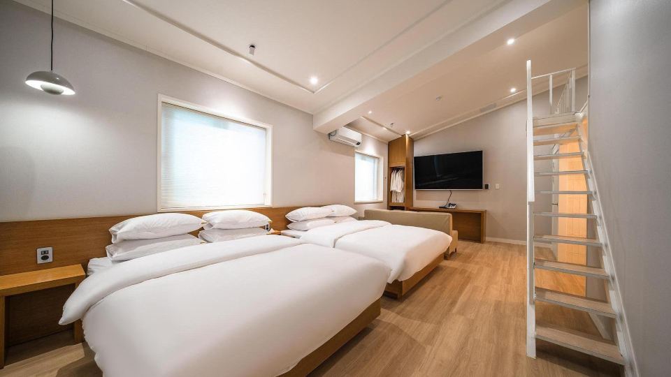 MONO HOTEL