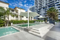 Ultra Broadbeach - Beach