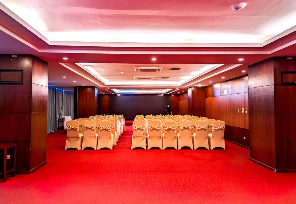 Muong Thanh Grand Xa La Over view