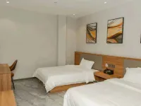 Huayi Hotel (Minquan Renmin Road) Hotels in Minquan