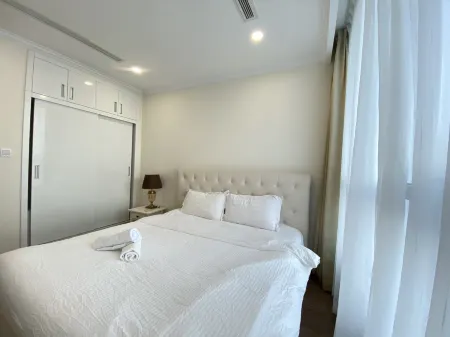 Saigon Center Apartment Hotel Отели рядом с достопримечательностью «Hutech University of Technology»