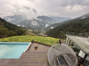 Yisu Yuntai Juzhu B&B (Qianjiangyuan National Park Taihuishan Observation Deck)