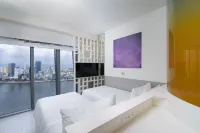 Wink Icon Hotel Danang Riverside - Luxury Suites - 24hrs Stay & Rooftop Pool Bar Hotel di Da Nang