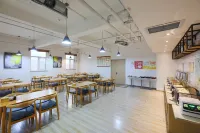 Dorsett Lanbao Hotel Hotels in Lanxian