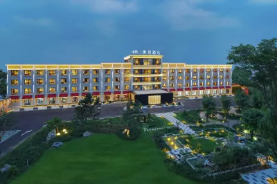 Mercure Beijing The Grand Canal CBD Hotels near Tongzhou Railway Station