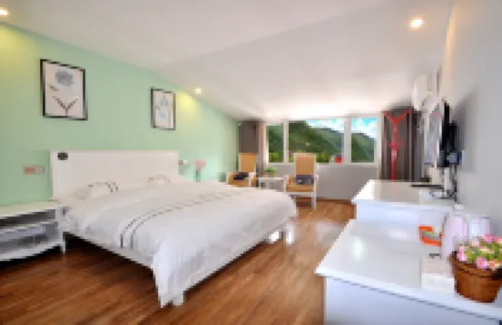 Huajianji Courtyard Home stay