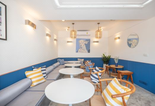 크람 실루엣 카페