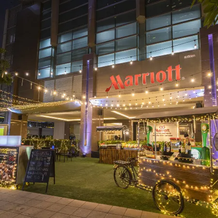 Sathorn Vista, Bangkok - Marriott Executive Apartments Отели рядом с достопримечательностью «Эмпайр Тауэр»
