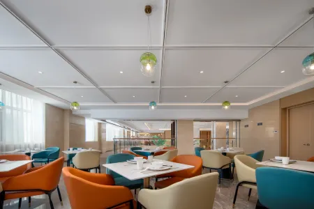 Magnotel Classic Heze University Castle Hotel Отели рядом с достопримечательностью «Heze University North Campus»