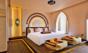 Qiezhu Luxury Hot spring  Homestay(Sheng yang Joy City  store)