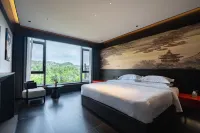 Hubei Natural Mountain Logde Resort Hotel. - balcony