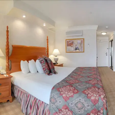 Bay Landing Hotel