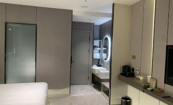 Ylan Hillman Hotel