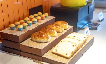 Huating Yunqi Hotel (Binyang Department Store)