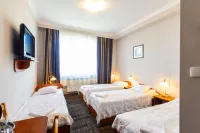 Noclegi Stadion Bed & Breakfast Hotels in Ząbki
