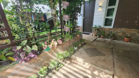 Dels Guest House Homestay